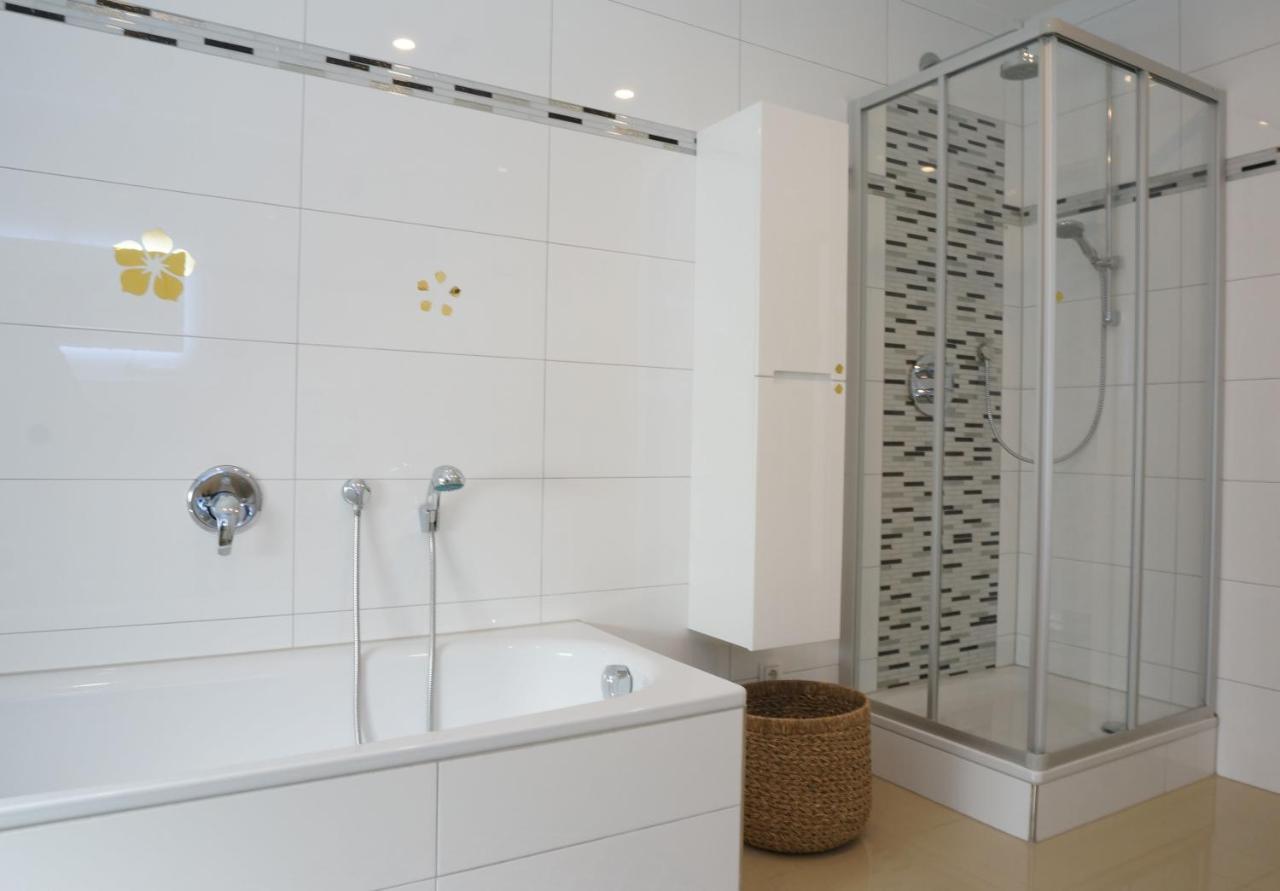 Mein Apartment Flowers Mit Kamin, Bis 10 Personen فرانكنتال المظهر الخارجي الصورة